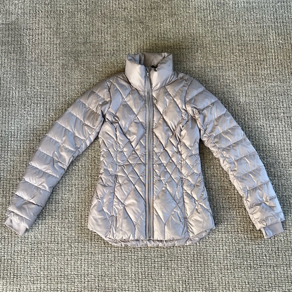 Athleta Responsible Down Jacket in Grey! - Picture 2 of 5